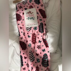 Little Debbie inspired Christmas Tree Snack Cake with bows pink blanket throw